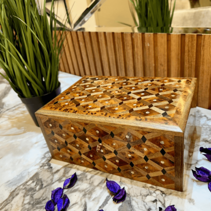 Thuya wooden box