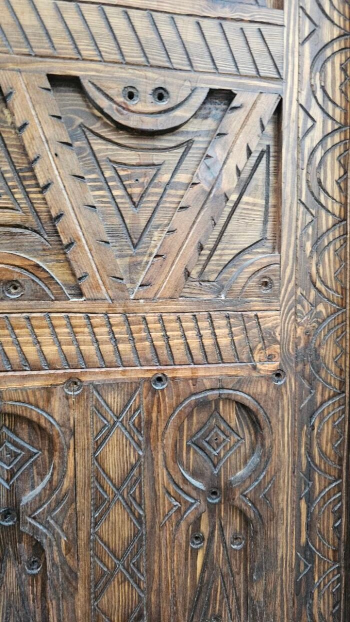 Hand Carved Moroccan Door with Knobs, Timeless Elegance for Your Space – Authentic Home Decor